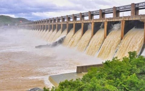 மேட்டூர் அணை நீர்மட்டம் மீண்டும் 100 அடியை எட்டியது