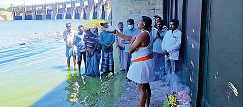 நடப்பாண்டில் 2-வது முறையாக - மேட்டூர் அணை நீர்மட்டம் 100 அடியை எட்டியது : காவிரி அன்னைக்கு சிறப்பு பூஜை