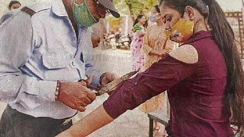 தேர்வு மையத்தில் பெண்களின் முழுக்கைச் சட்டை வெட்டி எடுக்கப்பட்ட சம்பவம்:ராஜஸ்தான் அரசுக்கு தேசிய மகளிர் ஆணையம் நோட்டீஸ்