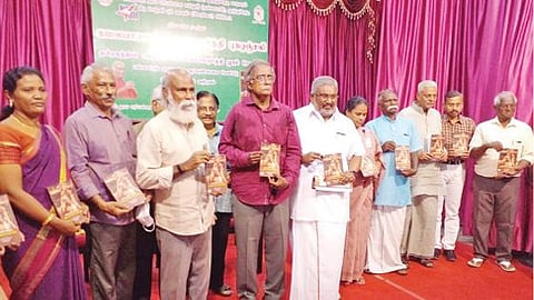 தூத்துக்குடி தூய மரியன்னை கல்லூரியில் நடைபெற்ற நிகழ்ச்சியில் ‘தமிழகத்தின் மக்தூம்- பொ.கைலாசமூா்த்தி' என்ற நூல் வெளியிடப்பட்டது.