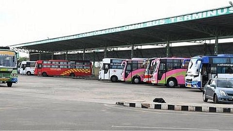 ஆம்னி பேருந்து அதிகக் கட்டணம் வசூலித்தால் நடவடிக்கை; அரசு எச்சரிக்கை: புகாருக்கு டோல் ஃப்ரீ தொலைபேசி எண் அறிவிப்பு