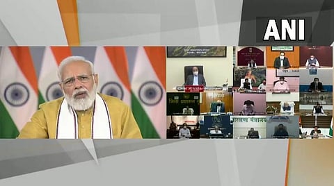 குறைந்த எண்ணிக்கையில் தடுப்பூசி: மாவட்ட அதிகாரிகளுடன் பிரதமர் மோடி ஆலோசனை