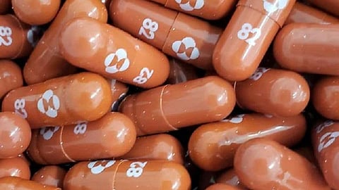 உலகின் முதல் கரோனா மாத்திரை: பிரிட்டன் அரசு பச்சைக் கொடி