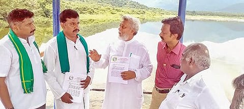 பாலமேடு அருகேயுள்ள சாத்தியார் அணையை இந்தியாவின் தண்ணீர் மனிதர் என்று அழைக்கப்படும் ராஜேந்திர சிங் தலைமையிலான நீர் மேலாண்மைக் குழுவினர் ஆய்வு செய்தனர்.