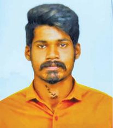 இன்ஸ்டாகிராமில் அரிவாளுடன் புகைப்படம் வெளியிட்ட கட்டிடத் தொழிலாளி கொலை