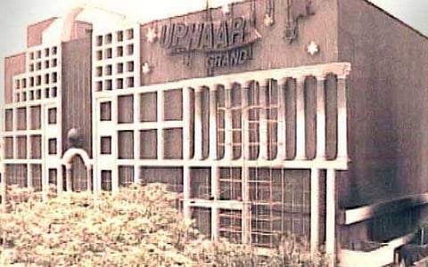 டெல்லி தீ விபத்தில் 59 பேர் இறந்த வழக்கு: தியேட்டர் உரிமையாளர்களுக்கு 7 ஆண்டு சிறை தண்டனை