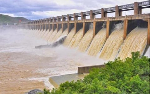 வெள்ளப்பெருக்கை சமாளிக்க முன்னெச்சரிக்கை: மேட்டூர் நீர்மட்டம் 119 அடியாக நிலை நிறுத்தம்