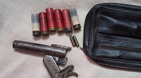 கைத்துப்பாக்கி பதுக்கல்: ஆவின் உதவி பொதுமேலாளர் புதிய வழக்கில் கைது