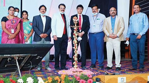 விநாயகா மிஷன் நிகர்நிலை பல்கலைக் கழகத்துக்கு உட்பட்ட விம்ஸ் மருத்துவமனை வளாகத்தில் உள்ள அலைடு ஹெல்த் சயின்ஸ் துறையில் முதலாமாண்டு மாணவர்களுக்கான வரவேற்பு மற்றும் வகுப்பு தொடக்க விழா நடைபெற்றது.