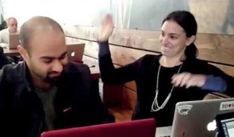 ஃபேஸ்புக் போனால் பழுக்கும் கன்னம்!