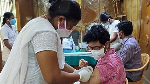 கோவிட்-19 தடுப்பூசி; 118.44 கோடியாக உயர்வு