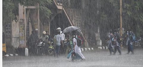 24 மணி நேரத்தில் காற்றழுத்த தாழ்வுப் பகுதி உருவாகும்; மழை எச்சரிக்கை