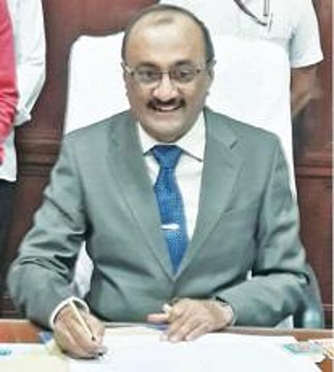 துணைவேந்தர் கதிரேசன்.