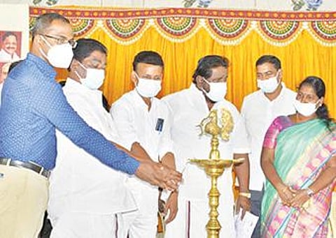 மாற்றுத்திறனாளிகளுக்கான மருத்துவ முகாமை எம்.பி., அண்ணாதுரை தொடங்கி வைத்தார்.