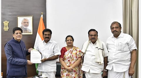 நூல் விலை உயர்வால் ஏற்படும் பாதிப்புகள்: மத்திய அமைச்சரிடம் விளக்கம்