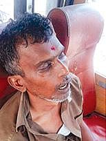 இருக்கையிலேயே மயங்கி உயிரிழந்த ஓட்டுநர் ஆறுமுகம்.