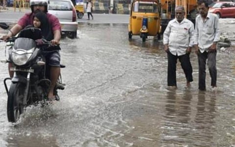 தமிழகத்தில் 4 நாட்கள் மிதமான மழை பெய்ய வாய்ப்பு