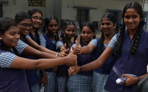 கரோனா கட்டுப்பாடுகள் டிச.31 வரை நீட்டிப்பு; ஜனவரி 3 முதல் சுழற்சி முறையின்றி பள்ளிகள் இயல்பாக செயல்படும்: தமிழக அரசு