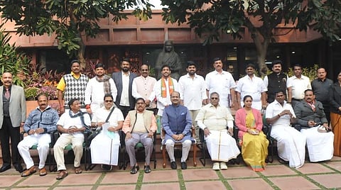 சட்டப் பேரவைத் தலைவருக்கு நிதி- நிர்வாகத்தில் உரிய அதிகாரம்: டெல்லியில் புதுவை சபாநாயகர் வலியுறுத்தல்