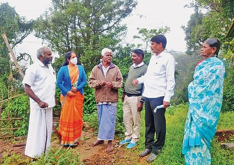 ராணுவ ஹெலிகாப்டர் விபத்துக்குள்ளான பகுதியில் - நினைவுச்சின்னம் அமைக்க அரசுக்கு பரிந்துரை : நஞ்சப்பசத்திரத்தில் அடிப்படை வசதிகளை மேம்படுத்த ரூ.2.5 கோடி ஒதுக்கீடு