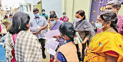 வாக்குச்சாவடி நிலைய அலுவலர்கள் - படிவம் 7-ஐ கவனமாக கையாள வேண்டும் : திருப்பூரில் வாக்காளர் பட்டியல் சிறப்பு பார்வையாளர் அறிவுறுத்தல்