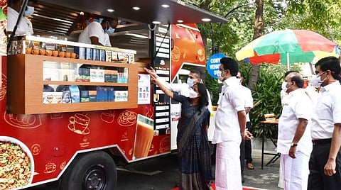 நடமாடும் தேநீர் ஊர்திகள்: முதல்வர் ஸ்டாலின் திறந்து வைத்தார்