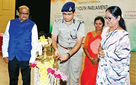  கிருஷ்ணா கலை, அறிவியல் கல்லூரியில் : இளைஞர் பாராளுமன்ற நிகழ்ச்சி :