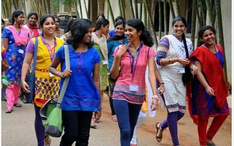 உயர் கல்வியில் பெண்கள்: பெருமை பேசினால் போதுமா?