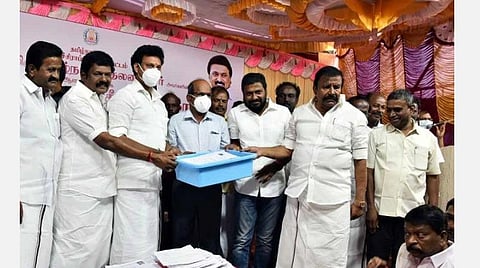 திருச்சி: பொதுமக்கள் சிறப்பு குறைதீர் முகாமில் அமைச்சரிடம் கோரிக்கை வைத்த அமைச்சர்!