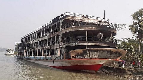 வங்கதேச படகு விபத்தில் 40 பேர் உடல் கருகி பலி: 150 பேர் காயம்