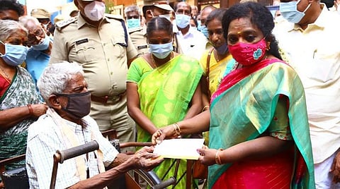 தடுப்பூசி செலுத்திக் கொண்டால் ஒமைக்ரான் போன்று வேறு தொற்று வந்தாலும் பாதுகாப்பாக இருக்கலாம்: ஆளுநர் தமிழிசை