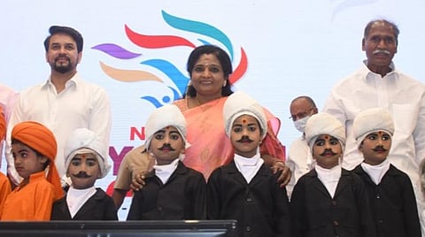 வானொலி சேவையை முடக்கவில்லை; விரிவுபடுத்தவே நடவடிக்கை: மத்திய அமைச்சர் அனுராக் தாக்கூர்