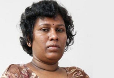 கேரளப் பெண் பிந்து அம்மினி மீது தாக்குதல்: நடுரோட்டில் வைத்து அடித்த நபர் கைது