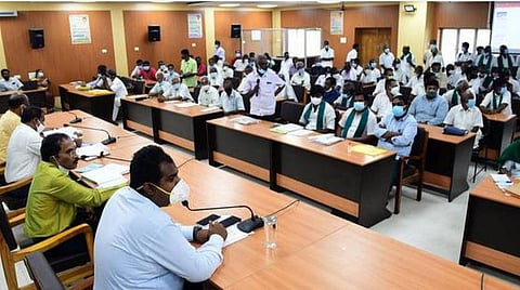 கரோனா பரவல் | தமிழகத்தில் அனைத்து குறை தீர்க்கும் கூட்டங்களும் தற்காலிகமாக ஒத்திவைப்பு