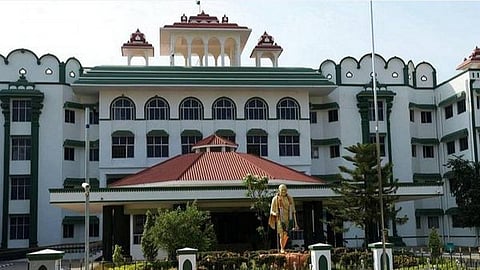 உயர் நீதிமன்ற மதுரைக் கிளை.