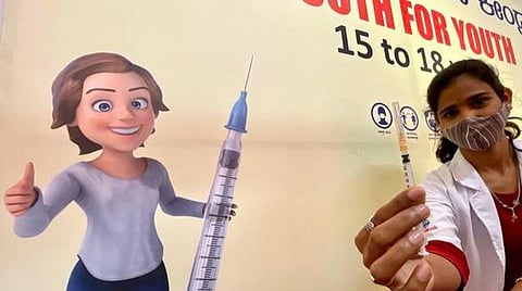 புதுச்சேரியில் கரோனாவுக்கு 20 வயதுக்குட்பட்ட இளையோர் தினசரி 15 சதவீதம் பேர் பாதிப்பு: சுகாதாரத்துறை இயக்குநர் தகவல்