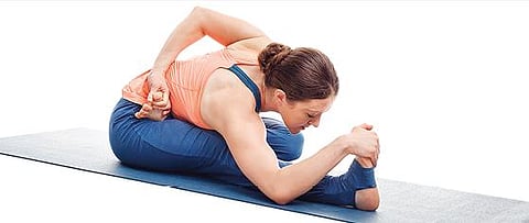 தினம் தினம் யோகா 40: அர்த்த பத்த பத்ம பச்சிமோத்தாசனம்