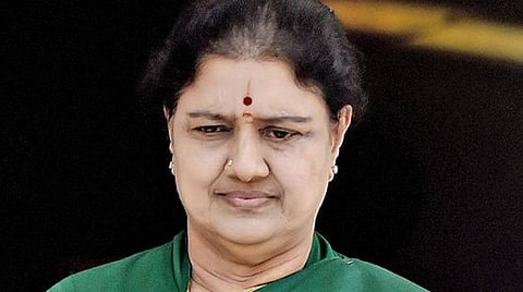 எம்ஜிஆரின் பொற்கால ஆட்சி மீண்டும் மலர உறுதி ஏற்போம்: பிறந்த நாளை முன்னிட்டு சசிகலா வாழ்த்து