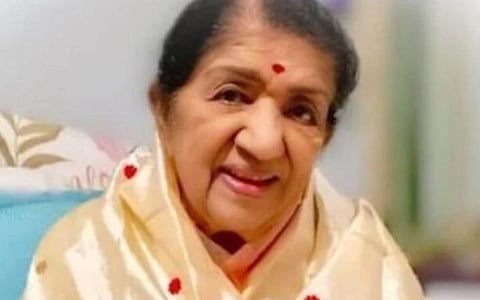 தொடர் மருத்துவ கண்காணிப்பில் லதா மங்கேஷ்கர்