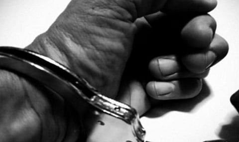 ஜோலார்பேட்டை: மணல் கடத்தியதாக லாரி ஓட்டுநர் கைது