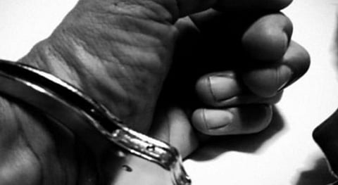 திருப்பத்தூர்: மண், மணல் கடத்தியதாக 8 பேர் கைது