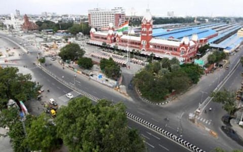 தமிழகத்தில் 3-வது ஞாயிற்றுக்கிழமையாக முழு ஊரடங்கு: கரோனா தீவிரத்தை உணர்ந்த மக்கள் வீட்டுக்குள் முடங்கினர்