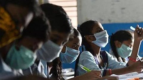 நாடு முழுவதும் பள்ளிகளைத் திறக்க வலுக்கும் கோரிக்கை: மத்திய அரசு விரைவில் முக்கிய முடிவு