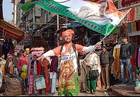 ராகுல் காந்திக்காக 11 வருடங்களாகக் காலணிகள் அணியாதவர்: பிரதமராகத் தேர்வாகும் வரை வெறுங்காலில் உலவும் இளைஞர்