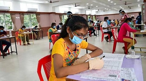 7.5 சதவீத இடஒதுக்கீட்டில் இடம் கிடைக்கும் வகையில் கோவையில் அரசுப் பள்ளி மாணவர்களுக்கு வாரம்தோறும் நேரடி ‘நீட்’ பயிற்சி: மாவட்ட பள்ளிக்கல்வித்துறை அதிகாரிகள் முடிவு