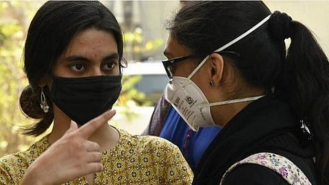 இந்தியாவில் அன்றாட கரோனா பாதிப்பு 2 லட்சத்துக்கும் கீழ் குறைந்தது: சிகிச்சையில் இருப்போர் எண்ணிக்கையும் சரிவு