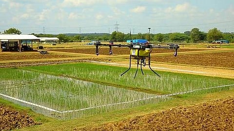 மத்திய பட்ஜெட் 2022: வேளாண் ட்ரோன்களின் பயன்பாடு; பயிர் மதிப்பீடு, நிலப் பதிவேடுகளை டிஜிட்டல் மயமாக்கப்படும்