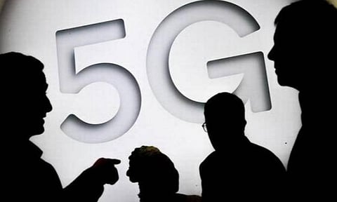 மத்திய பட்ஜெட் 2022: 5ஜி ஏலம் நடக்கும் என்ற நிதியமைச்சர்... பிஎஸ்என்எல் நிலை என்னவென்று கோஷமிட்ட எதிர்க்கட்சிகள்!