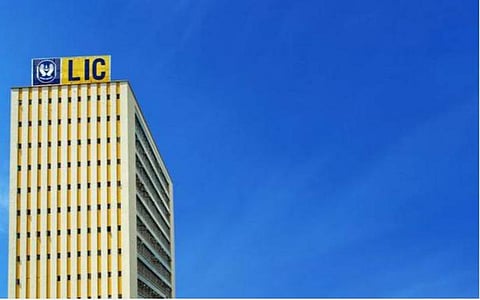 எல்ஐசி பங்குகளை தனியாருக்கு விற்பதில் மத்திய அரசு காட்டும் உறுதி கண்டனத்திற்குரியது: டிடிவி தினகரன்