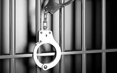 தன் மீதான குற்றத்தை மறைக்க நாடகம்: நெல்லை ஆட்சியர் அலுவலகத்தில் தீக்குளிக்க முயன்ற பெண் கைது